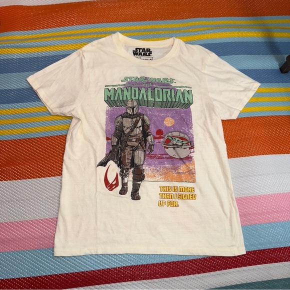 Star Wars Mandalorian T-Shirt Cream Purple Men’s Size Large - Picture 1 of 3